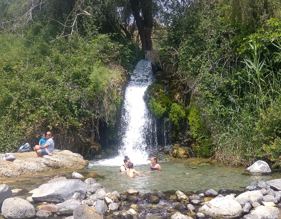 מפל איוב עין שבע כפר נחום המפל הנסתר