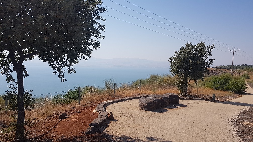 טיילת מצוקי האון ממצפה שלום למבוא חמה