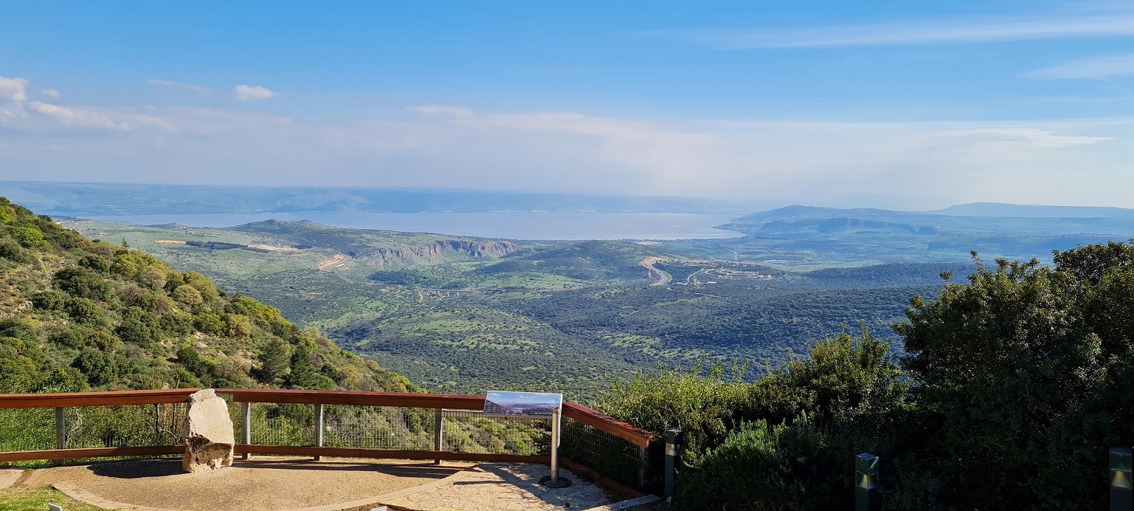 מצפה כנרת במושב אמירים – תצפית מרהיבה על הרי הגליל והכנרת