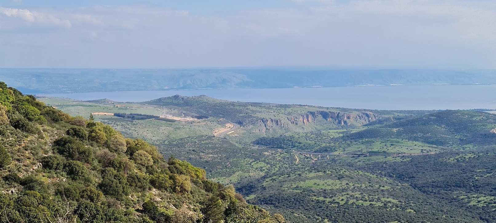 מצפה כנרת במושב אמירים – תצפית מרהיבה על הרי הגליל והכנרת