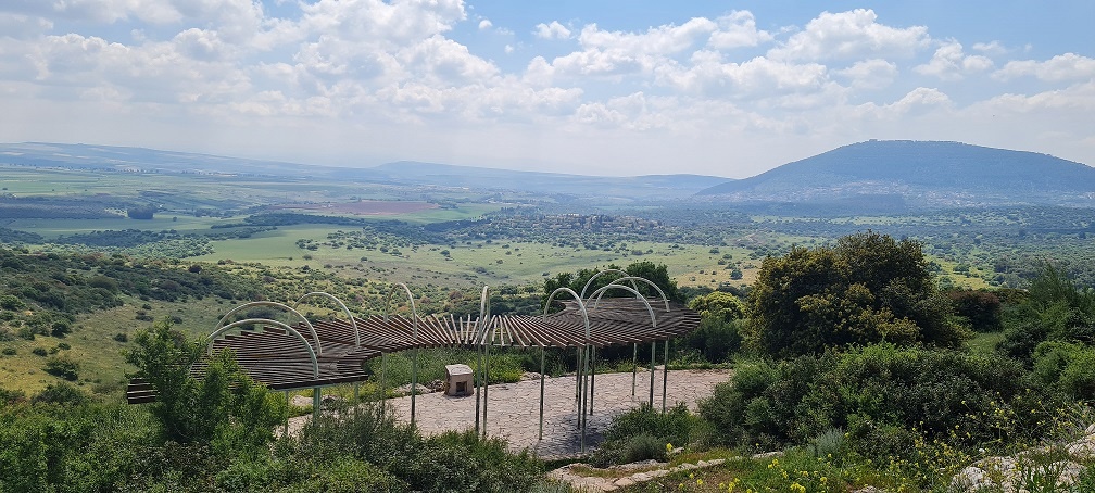דרך נוף יער בית קשת מסלולים ותצפיות – נוף התבור