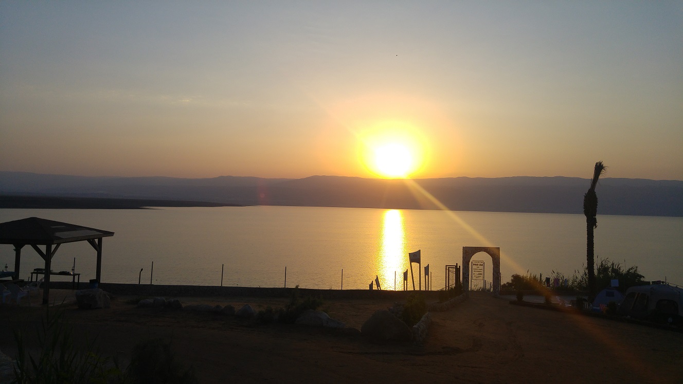 חוף נווה מדבר צפון ים המלח