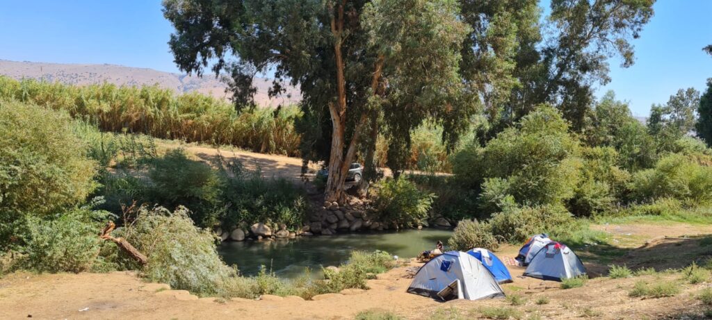 חניון נופש גשר להבות – חניון יום ולילה חינמי