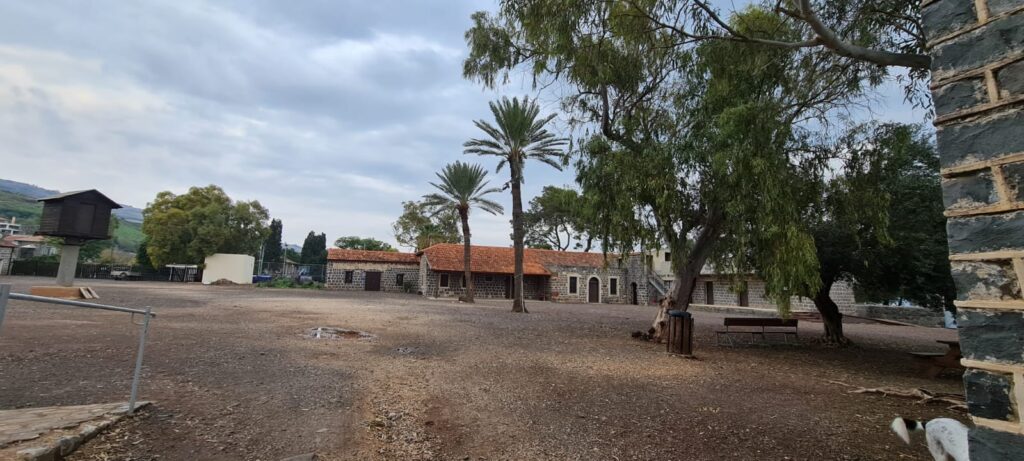 מרכז מבקרים חצר כנרת אתר מורשת