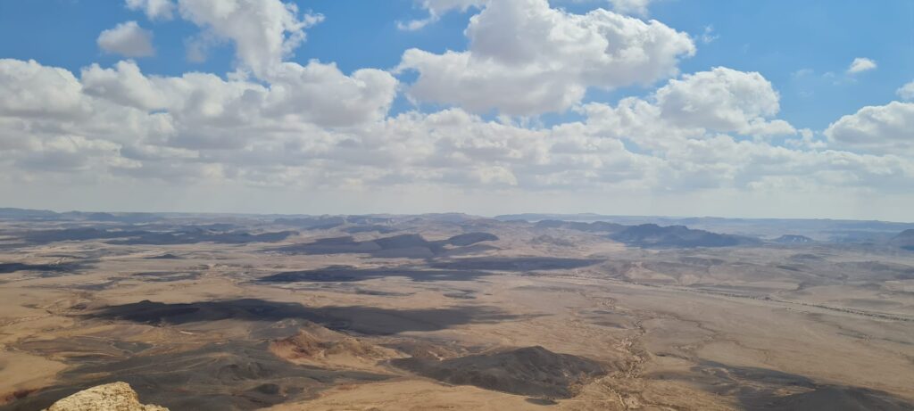 מצפור ברק ועמיחי – תצפית למכתש רמון