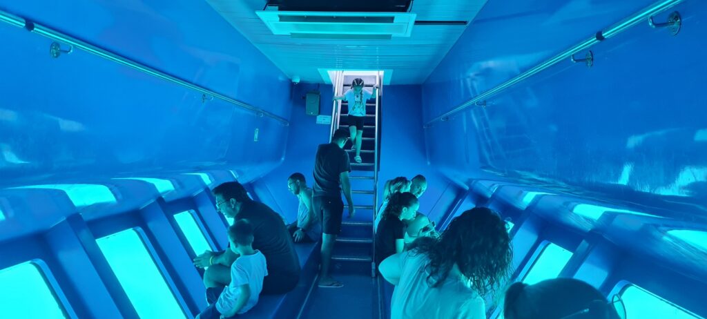 ספינת זכוכית אטרקציות באילת עם הילדים