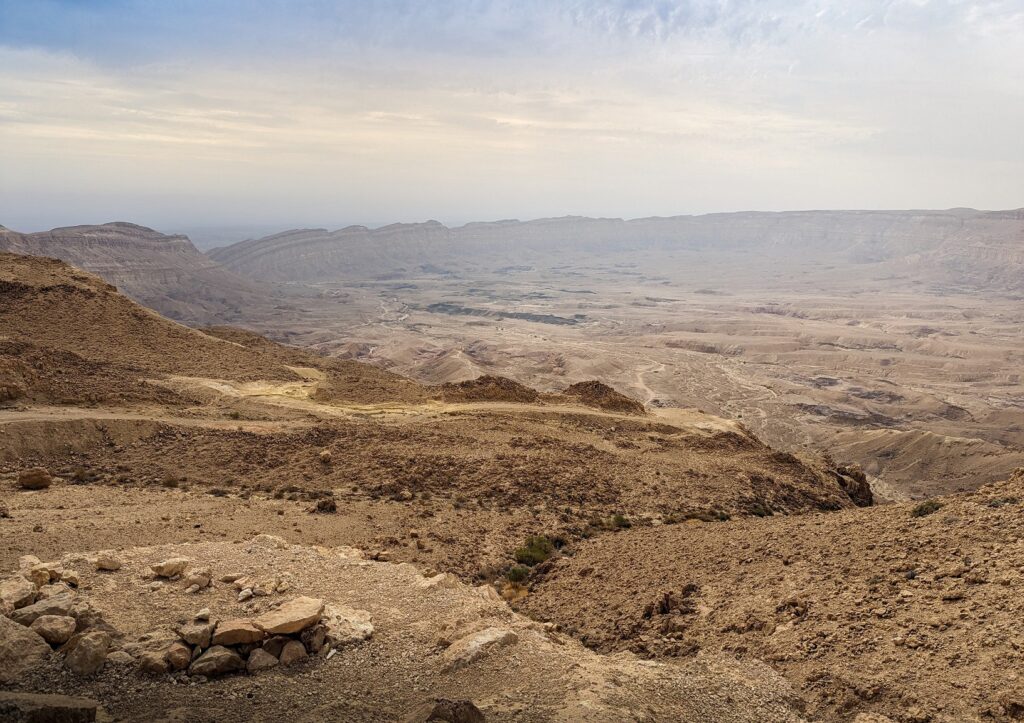 מבט אל עבר המכתש הקטן
