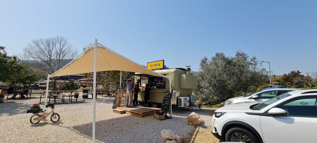 בארק'ה עגלת אוכל בקיבוץ הזורע