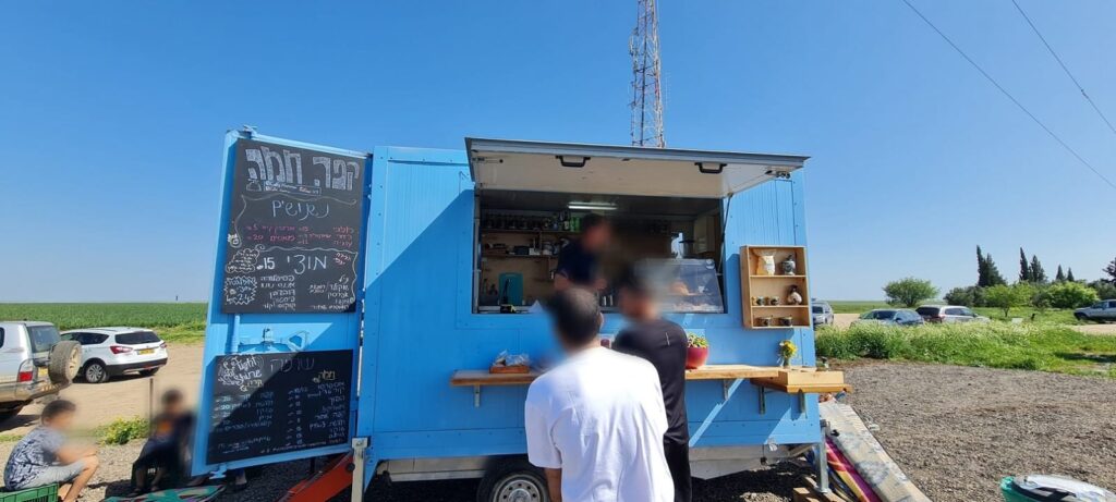 קפה חמה: עגלת קפה בדרום רמת הגולן