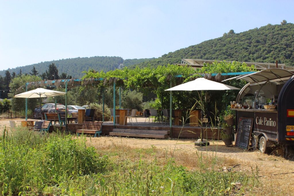 באדיבות: קפה פנינו: עגלת קפה בבת שלמה