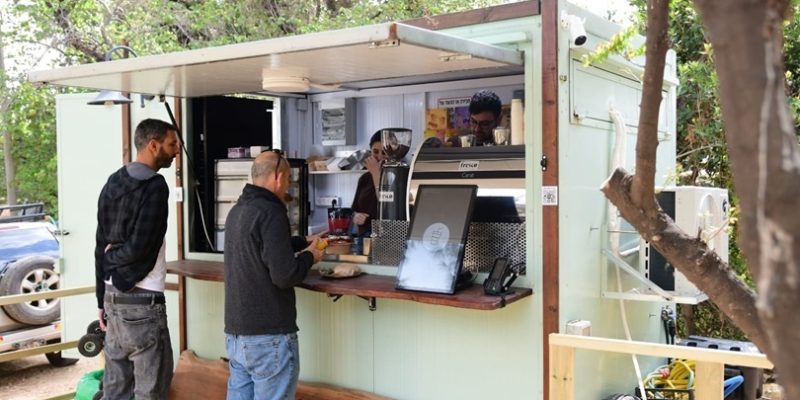 קפה אסיף: עגלת קפה בקיבוץ יגור