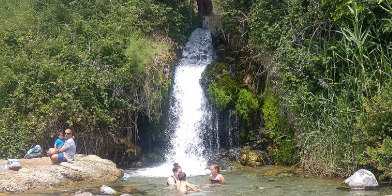 מפל איוב עין שבע כפר נחום המפל הנסתר