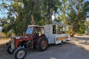 תחנת קפה כפר יהושע: עגלת קפה בעמק יזרעאל