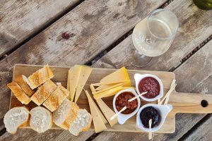 יין וגבינות ביקור ביקב