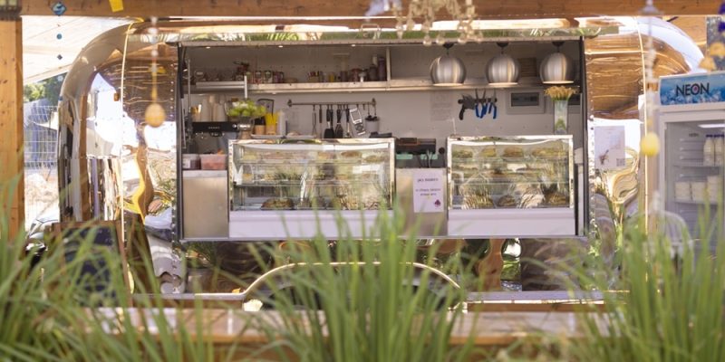 באדיבות פסיפלורה: עגלת קפה עם משמעות בכפר גלים