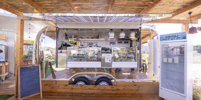 באדיבות פסיפלורה: עגלת קפה עם משמעות בכפר גלים