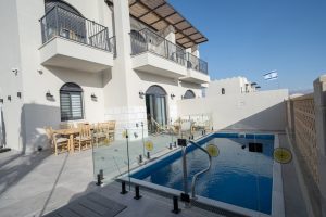 באדיבות אלה סאן: וילות עם בריכה למשפחות באילת