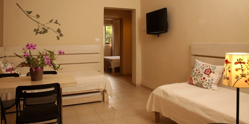 באדיבות אל מול הגולן: אירוח כפרי בקיבוץ שער הגולן