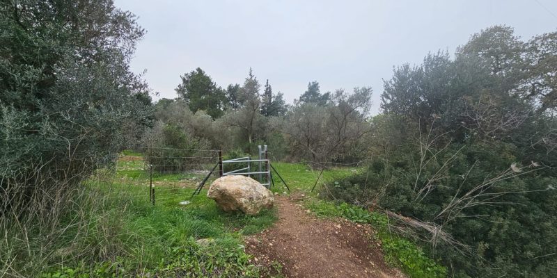 כניסה ויציאה לתל זאבים חריש מרחוב יקינטון