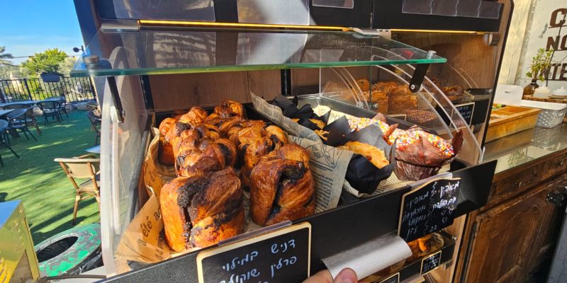 דרייב קפה: עגלת קפה במחלף שואבה