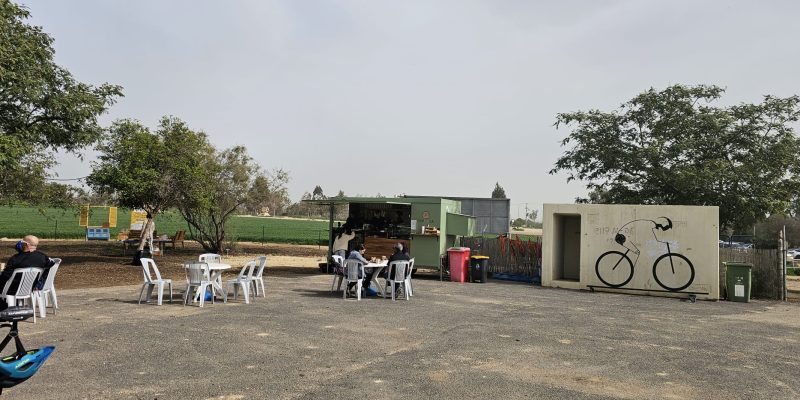 קפסולה: עגלת קפה בחניון בארי לה מדווש