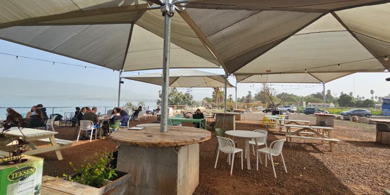 צוקפה: עגלת קפה בכנרת