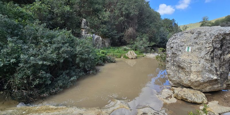 נחל חיק אל מחצבות קדומים פארק הכרמל