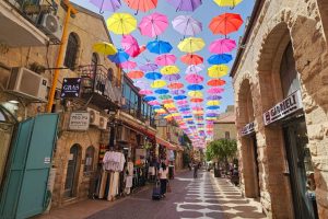 יום טיול בירושלים בתחבורה ציבורית: בין מרכז העיר לעיר העתיקה