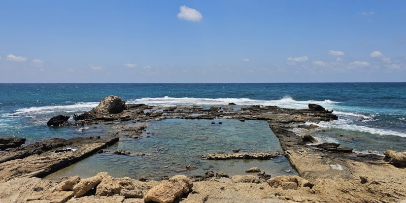 בריכת האינפיניטי של הורדוס הממוקמת בארמון השונית
