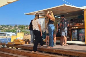 באדיבות אלבי קנטינה גינה: עגלת קפה בקיבוץ קדרים