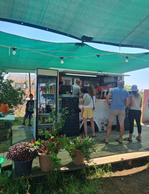 ברייק פסט: עגלת קפה בגבעת יואב. צילום סיגל יעקב