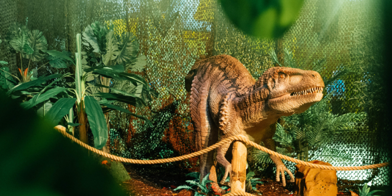 הדינוזאורים באים קיץ של ענקים קרדיט צילום יחצ